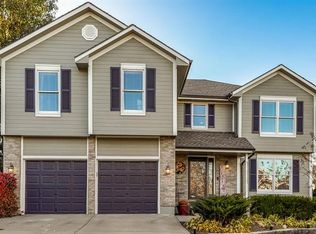 7504 N Oakland Ave, Kansas City, MO 64158