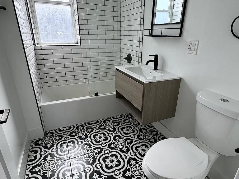 7400 S Evans Ave #2F — Photo 4