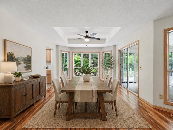 5th image of 443 Mountain Ranch Dr