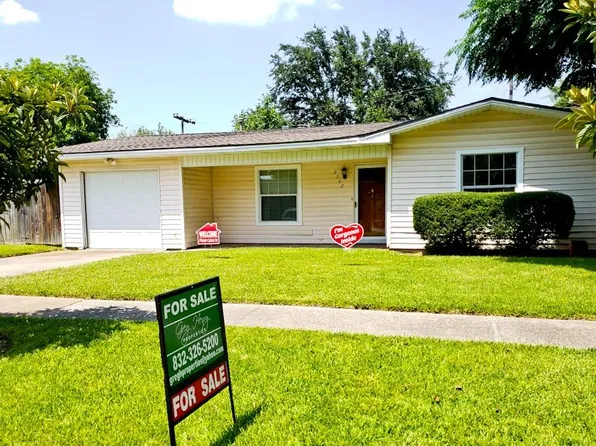 2002 Vermont St, Baytown, TX 77520