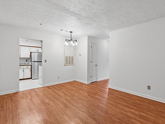 5th image of 1808 State St APT 207