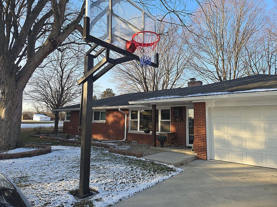 1st image of 671 N Thorn Dr