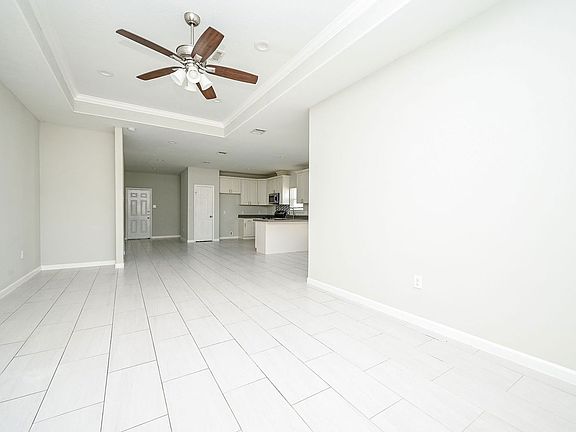 4th image of 4632 Galesburg St