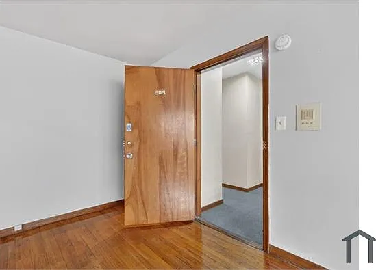 2 bed, 800 sqft, $995 — Photo 2