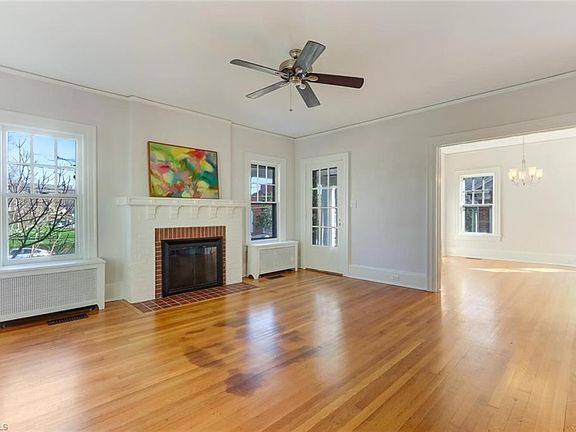 4th image of 903 W McGee St