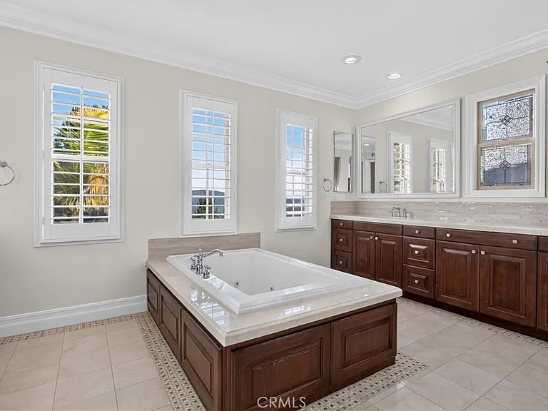 19 Bell Pasture Rd — Photo 32