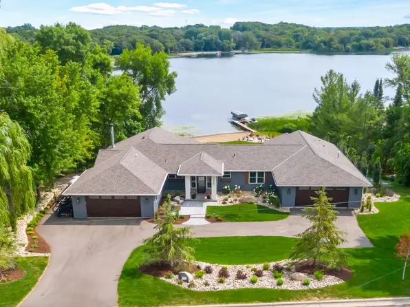 9355 Pierson Lake Dr, Chaska, MN 55318