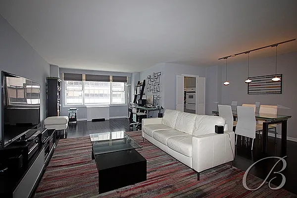 Sold by Bellmarc Realty | media 1