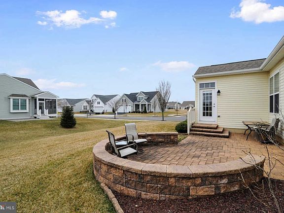 4th image of 515 Twining Ln