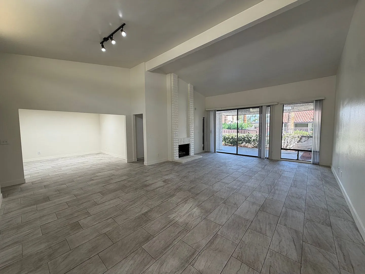 single-story townhouse 3-bedroom, 2-bath — Photo 3