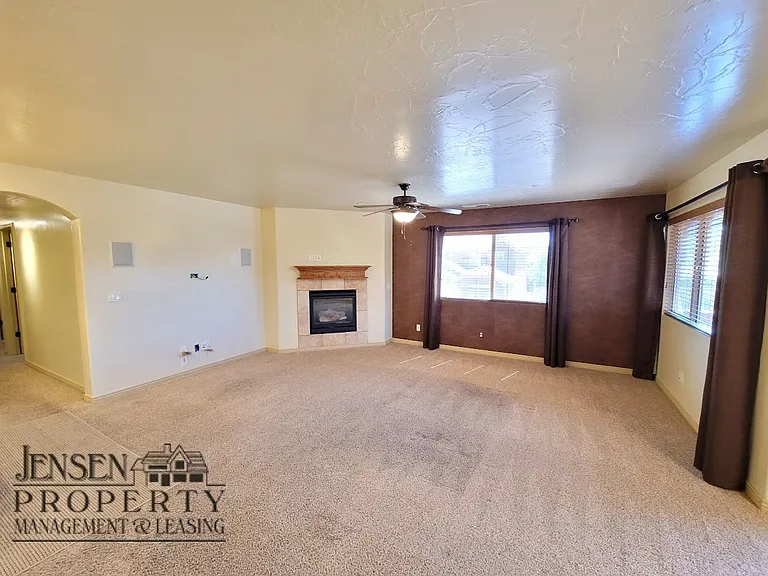325 N Red Stone Rd #143 — Photo 11
