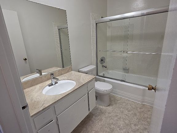 3rd image of 5020 Coldwater Canyon Ave #5e6f1cf72