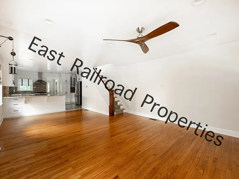 E Railroad Ave — Photo 8