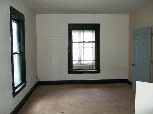 3rd image of 980 N Church St