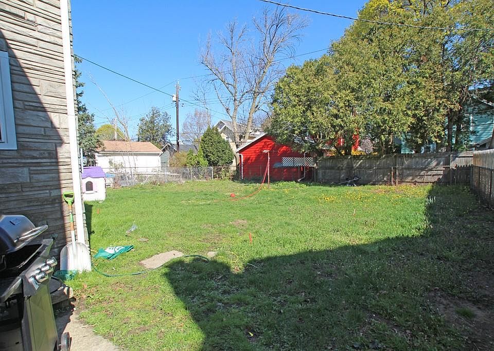 2nd image of 90 Dunsmere Dr