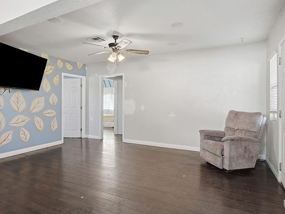 5th image of 211 Eureka St