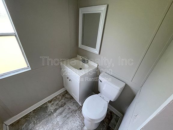 5th image of 39 Travis Ln