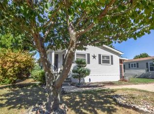 515 Raccoon Ln, Mount Laurel, NJ 08054