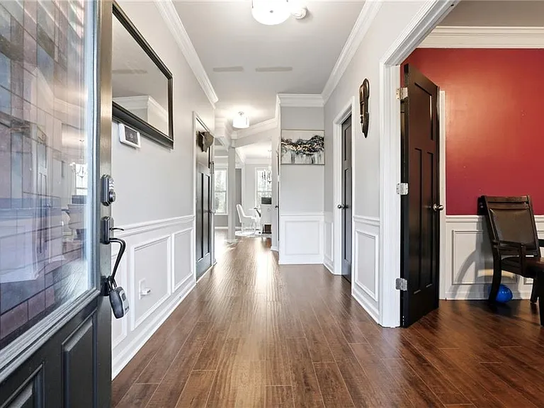 268 Oak Rd — Photo 3
