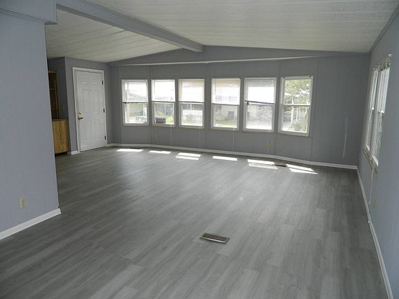 4th image of 2425 Harden Blvd #112
