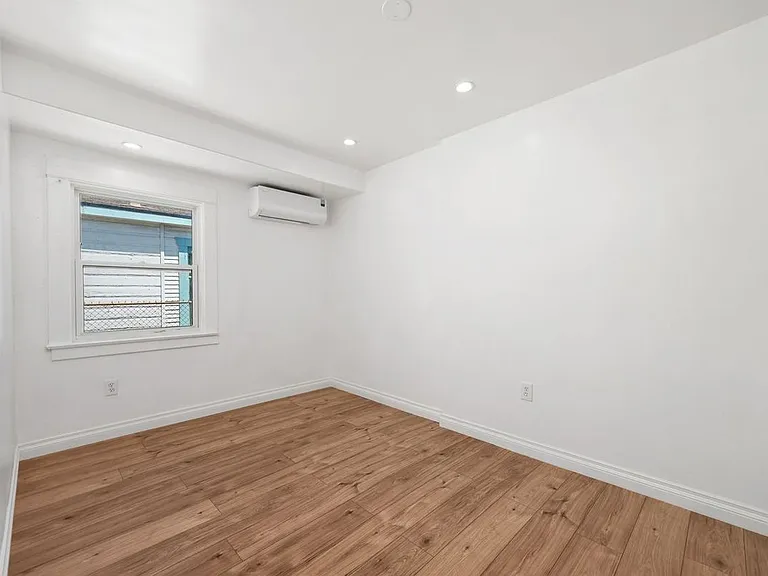 1418 W 69th St — Photo 9