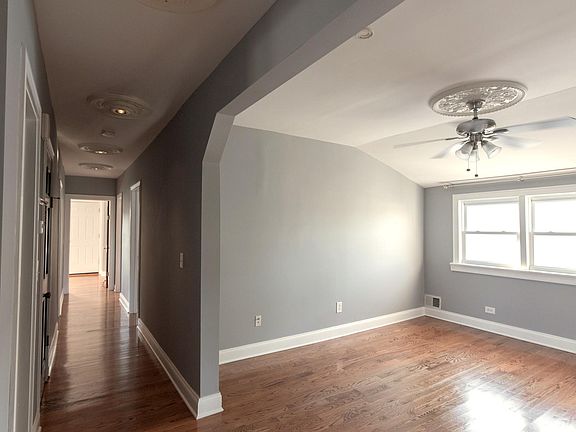 3rd image of 52 2nd Ave
