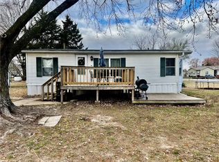 304 Kentucky St, Elwood, KS 66024