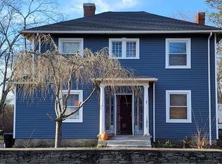 114 S Main St, Assonet, MA 02702