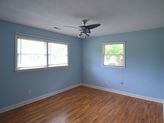 3rd image of 205 Shorewood Hills Dr
