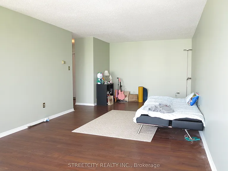 570 Proudfoot Ln #1011 — Photo 8