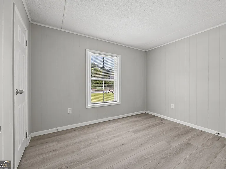 2830 Village Green Dr — Photo 1
