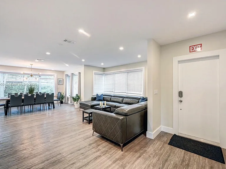 801 Harrison St — Photo 15