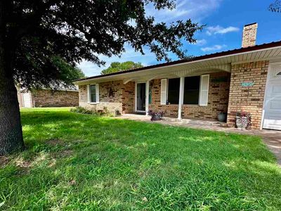 1209 N Park St, Seymour, TX, 76380