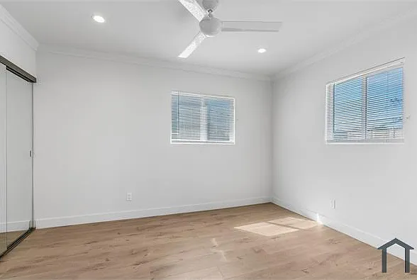 2927 1/2 Van Buren Pl — Photo 6