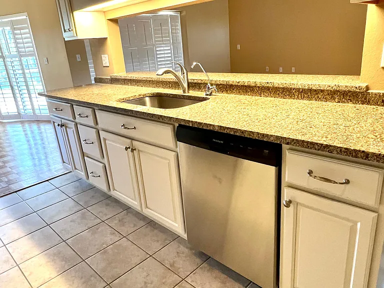 6535 Canary St — Photo 11