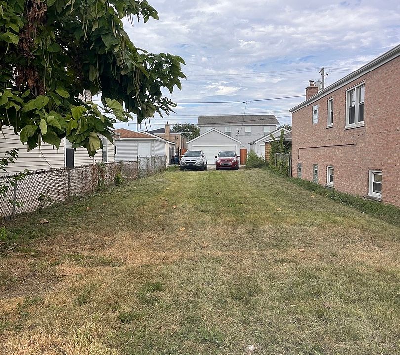 1st image of 7506 W 64th St