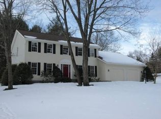 1 Dartmore Dr, Queensbury, NY 12804
