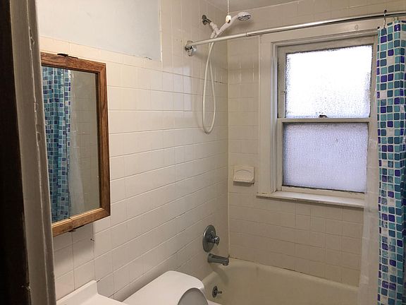 4th image of 1004 Kenmore Ave APT 11