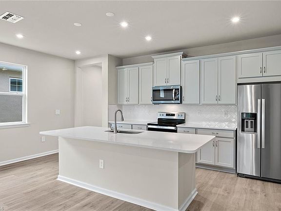 4th image of 10285 Bonavie Cove DR