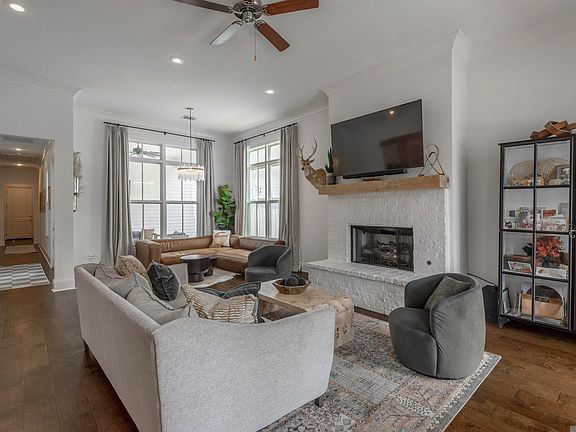 2nd image of 5139 Cheneau Ln