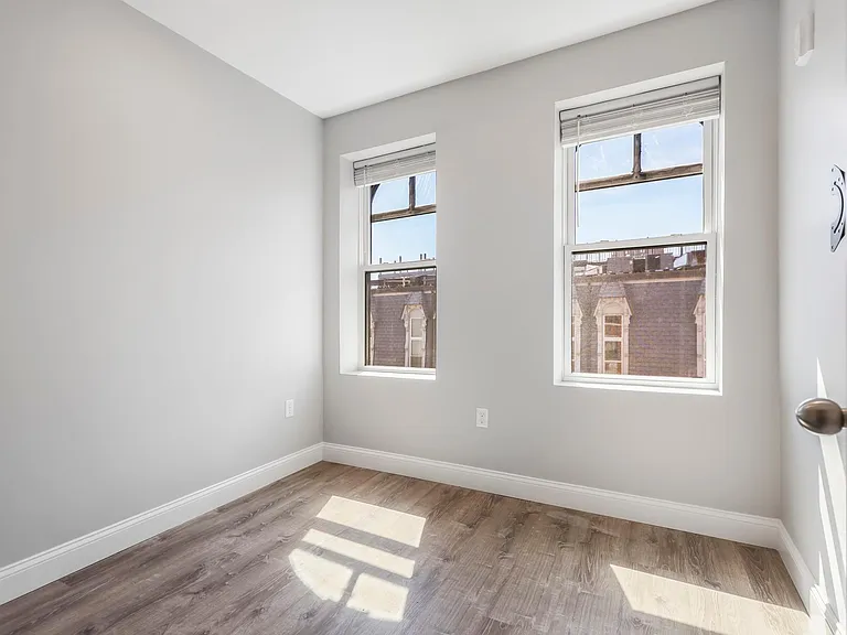 276-282 Hanover St #11 — Photo 6