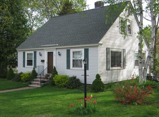95 Aberdeen St, Lowell, MA 01850