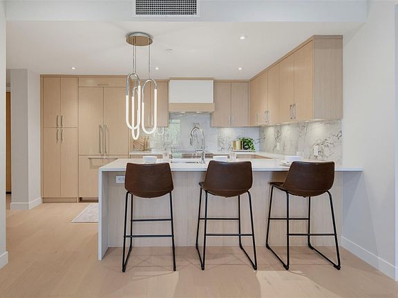 4th image of 5229 Cordova Bay Rd #201