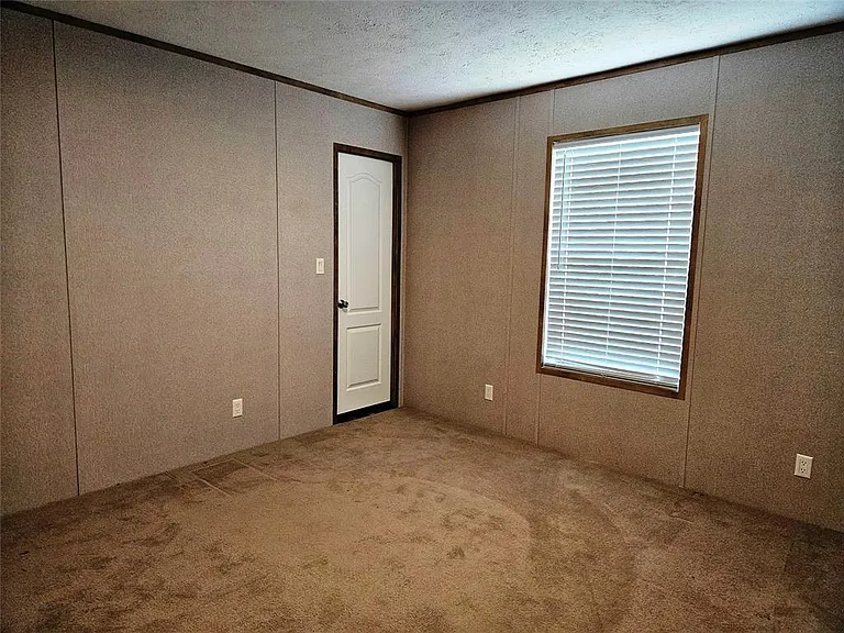 218 Waco St — Photo 9