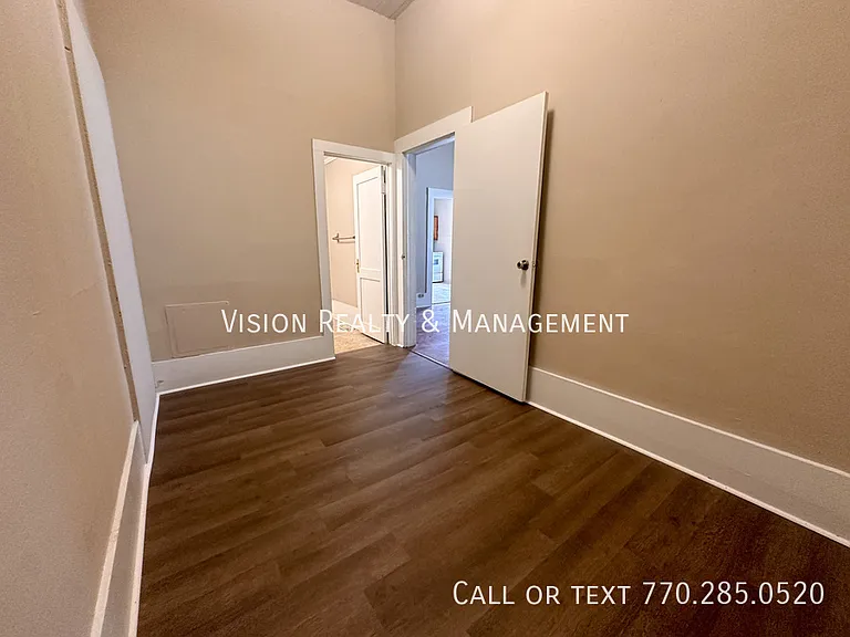112B Peachtree St — Photo 11