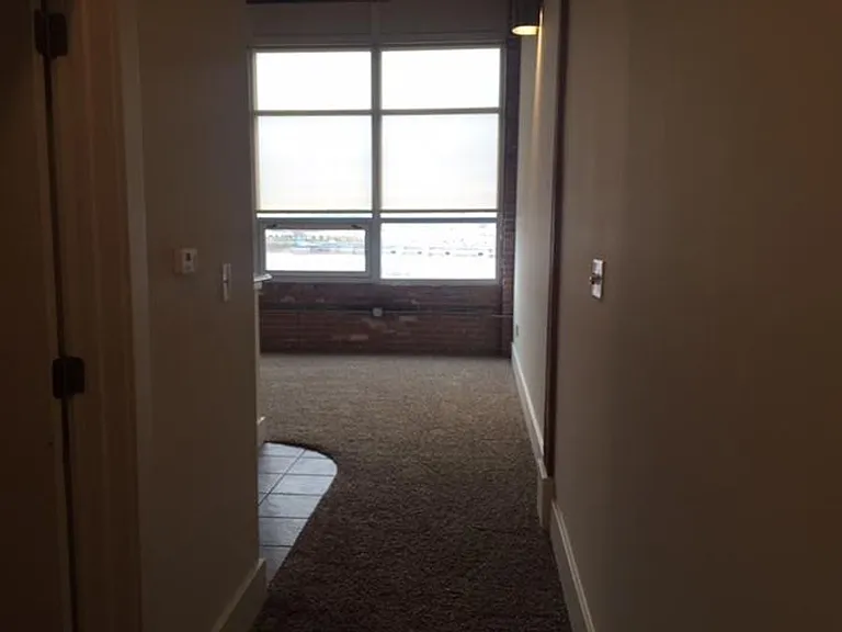 311 SW Water St — Photo 7