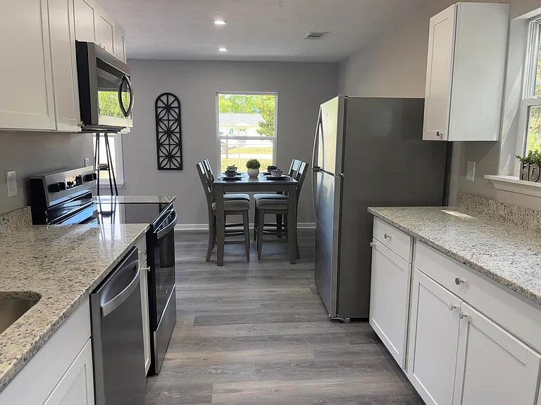 1822 Catalina Dr — Photo 8