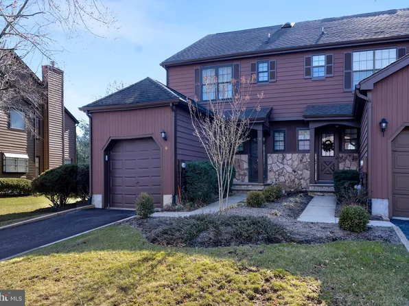 9 Cliveden Ct, Lawrence Township, NJ 08648