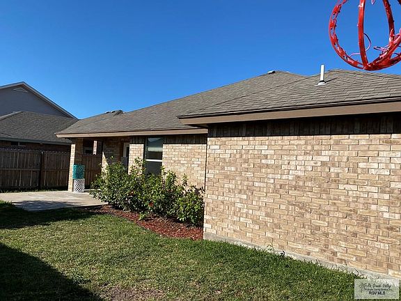 3rd image of 2544 Windsor Pl