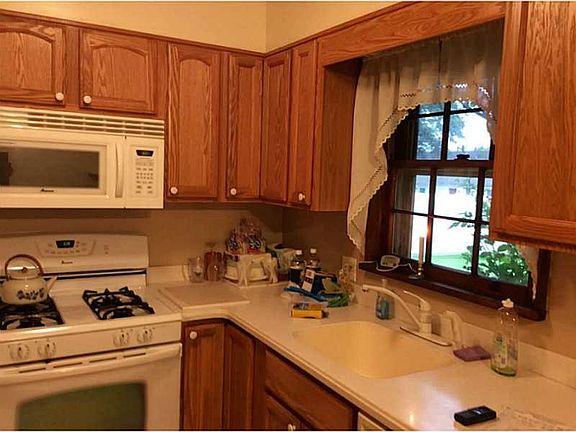 3rd image of 115 N Crescent Dr